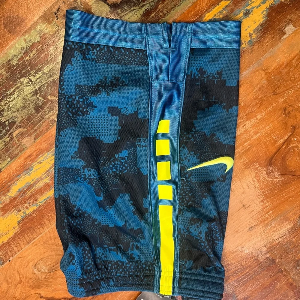 NWT Nike Boys 2 Piece Shorts Set - Picture 8 of 10
